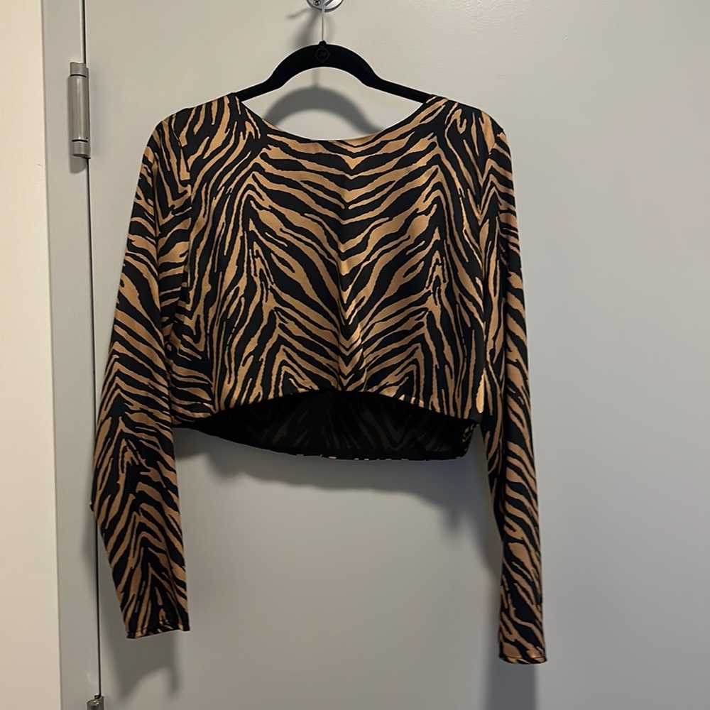 Zara cropped long sleeve zebra print shirt